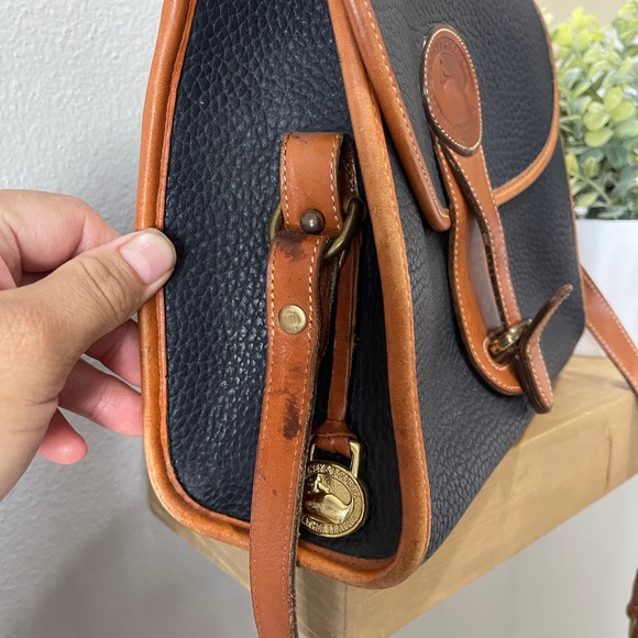 Vintage Dooney & Bourne Essex Pebbled Leather Crossbody - Picture 12 of 17